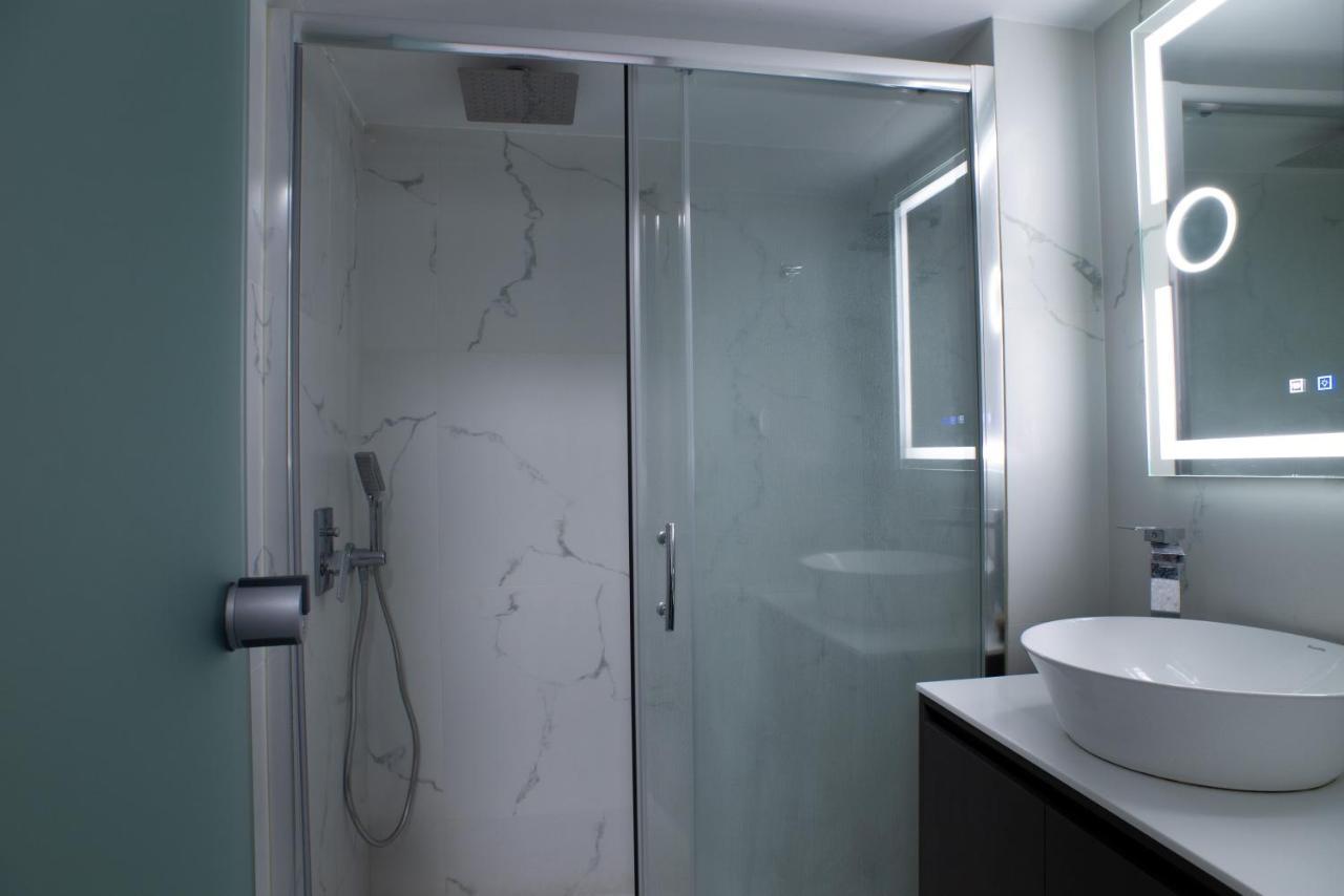 Modern-Lux Central 1 Bedroom Condo Athens Luaran gambar
